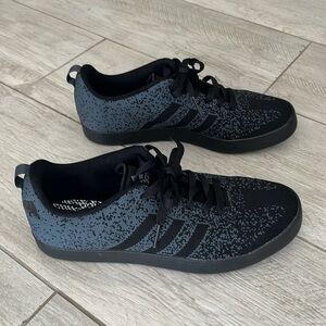 Men’s Adidas Black and Blue Pattern Samba Golf Shoes